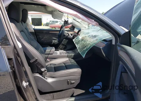 2024 Tesla Model Y Long Range Dual Motor All-Wheel Drive из США, поврежденный, VIN 7SAYGDEE2RF075343